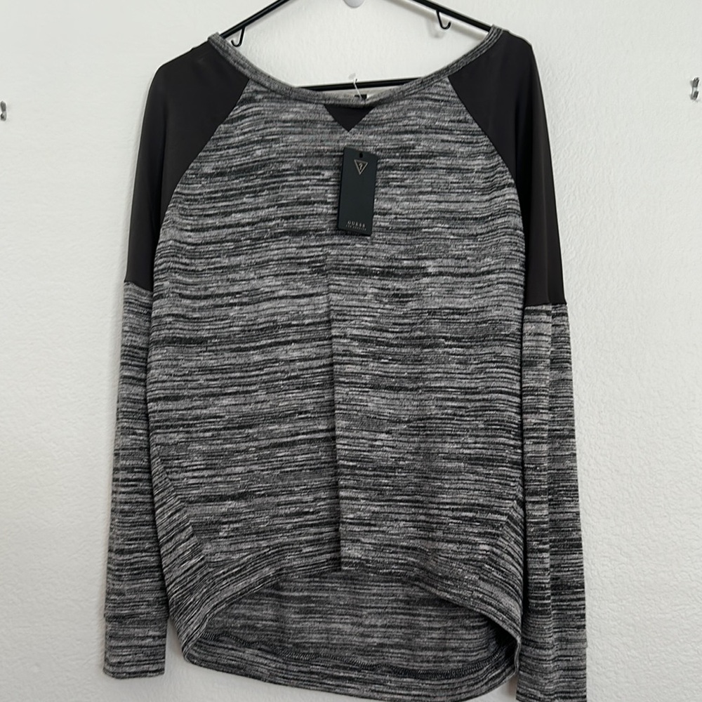 GUESS Gray Black Raglan Long Sleeve Lightweight Knit Pullover Top Large NWT